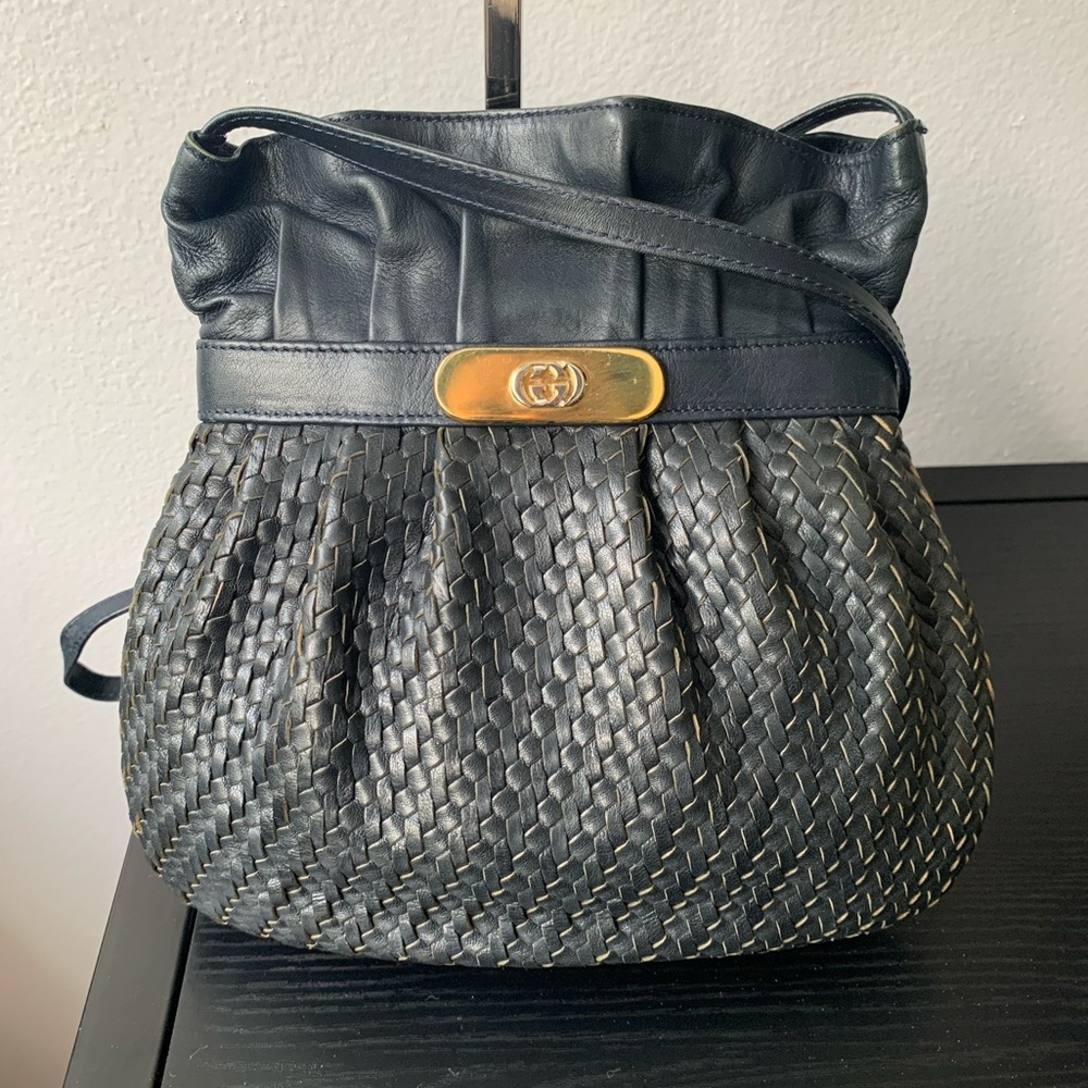 (31) GUCCI 70 Navy Woven